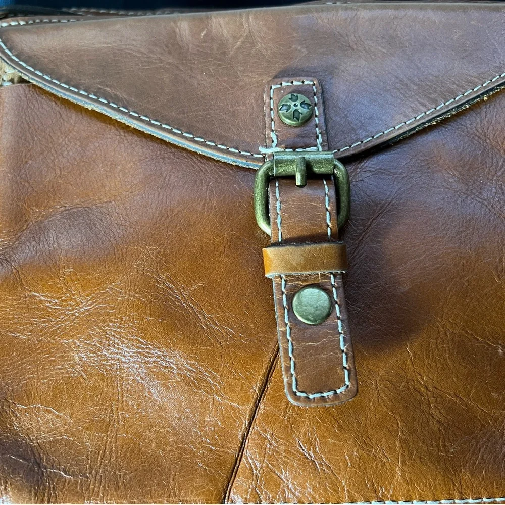 Patricia Nash Brown Crossbody Bag with Vintage Leather Finish - Picture 4 of 14